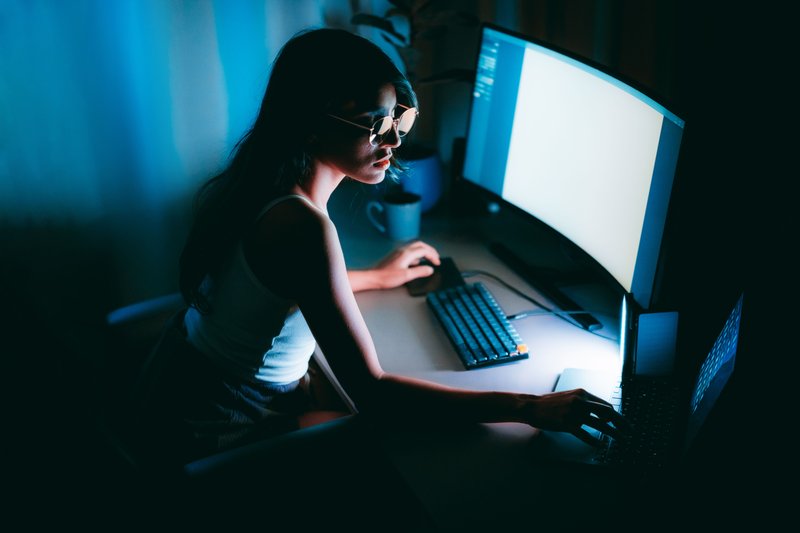 OpenAI verso interazioni esplicite: rischi per la privacy?