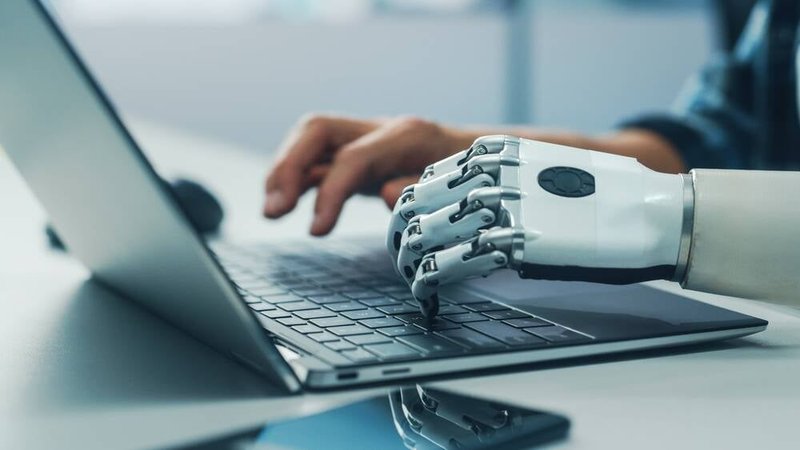 IBM lancia Bob, l'assistente AI per la programmazione