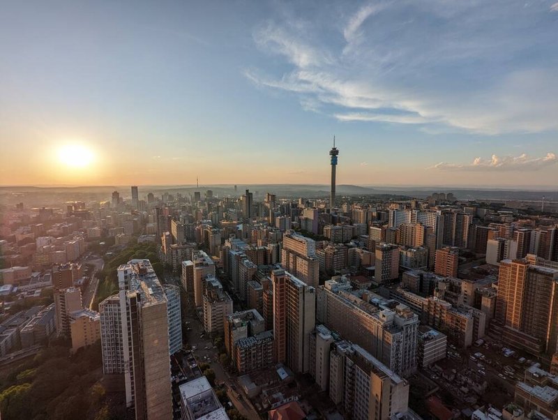 Sudafrica ritira bozza di policy sull'AI dopo citazioni inventate da chatbot